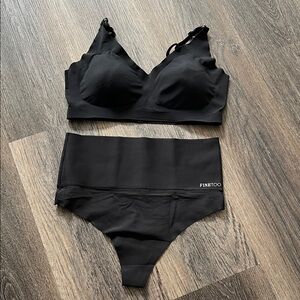 (4) Finetoo Two piece bra and thong
